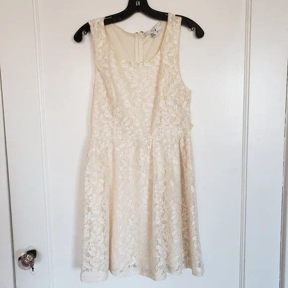 chinese dress ladies Viper | Cream Lace Long-Sleeve Maxi Dress main image 1